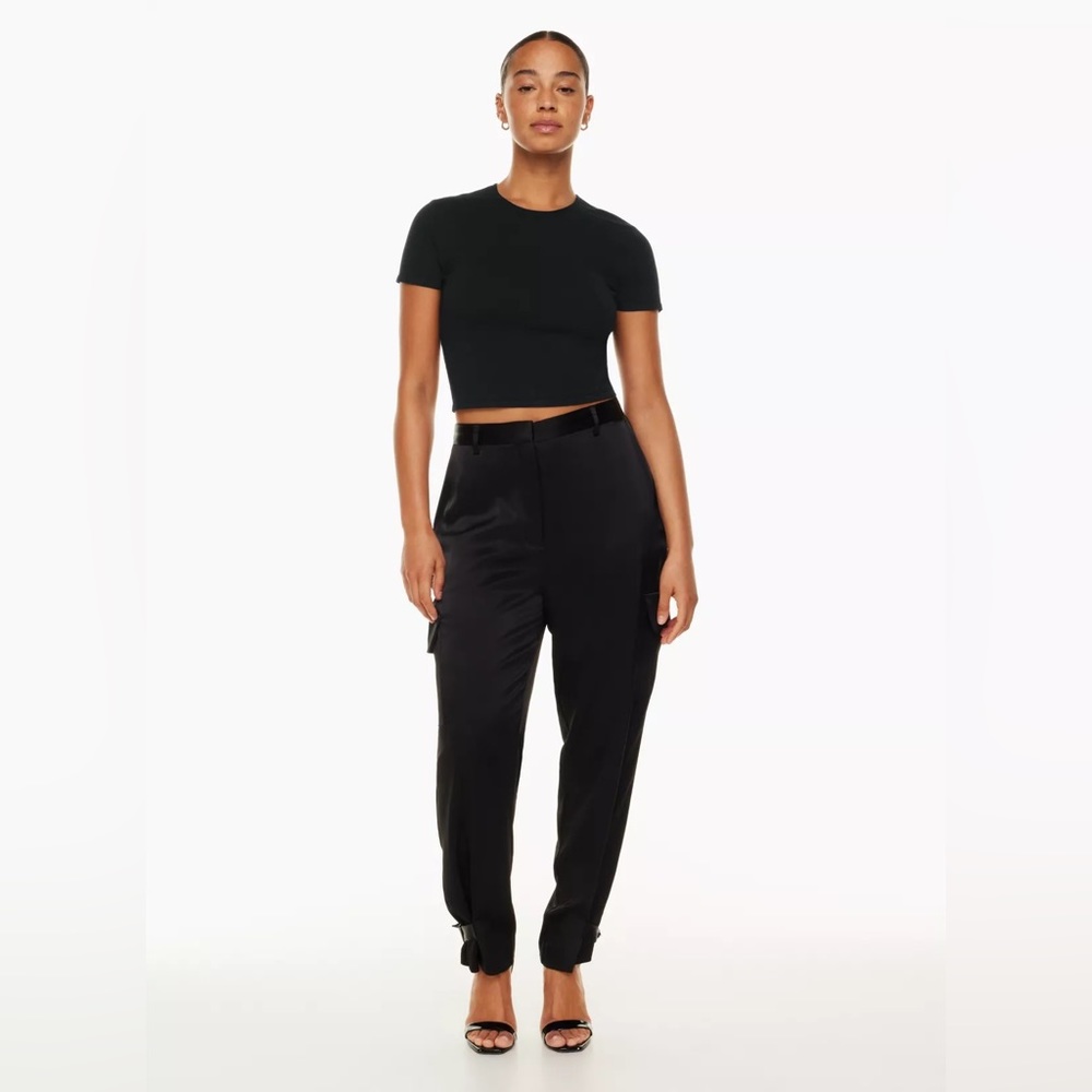 Aritzia Refined Cargo Pant, black, size 4